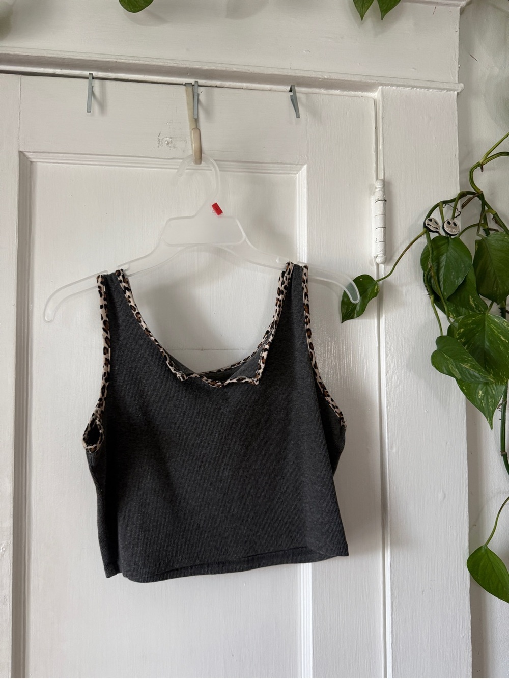 ROMWE Black Cropped Tank with Leopard Trim